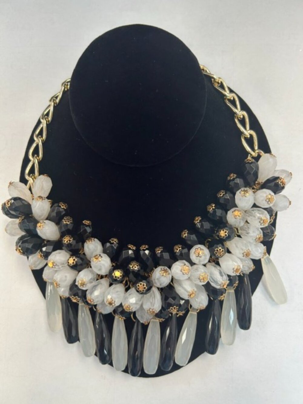 Elegant Black and White Beaded Necklace - Picture 2 of 3
